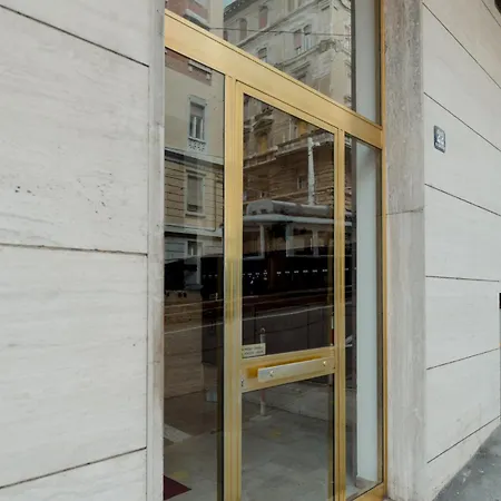 Picciola View X3 View On The Tram!